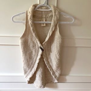 Boho knit vest with toggle button.